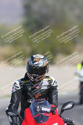 media/Oct-30-2025-Racers Edge (Thu) [[dabbdaf680]]/3-B Group/Session 2 Turn 2/